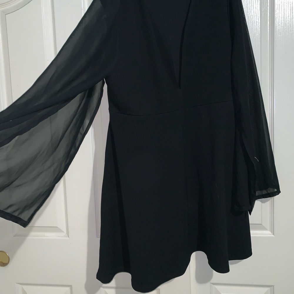 Boohoo flare sleeved black mini dress